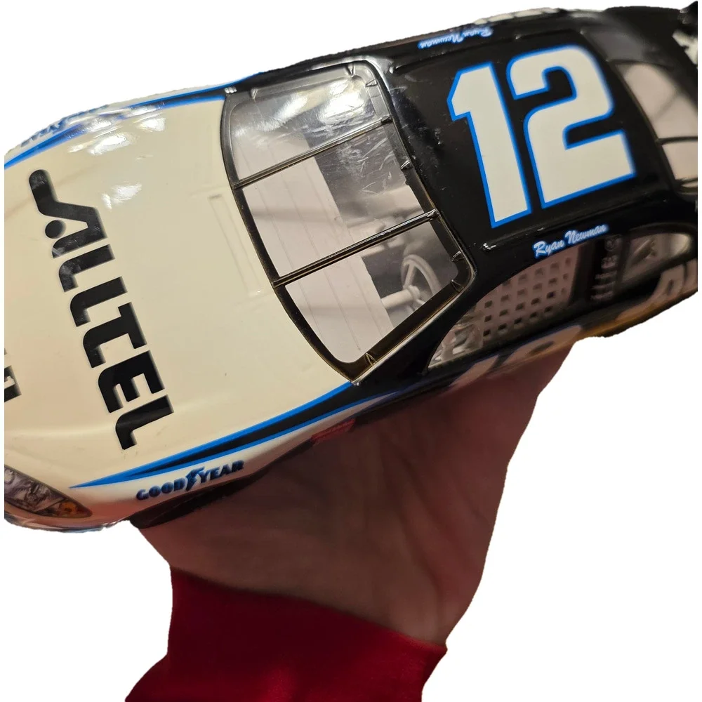 Ryan Newman #12 Alltel Dodge Intrepid 1:24 NASCAR Diecast Penske